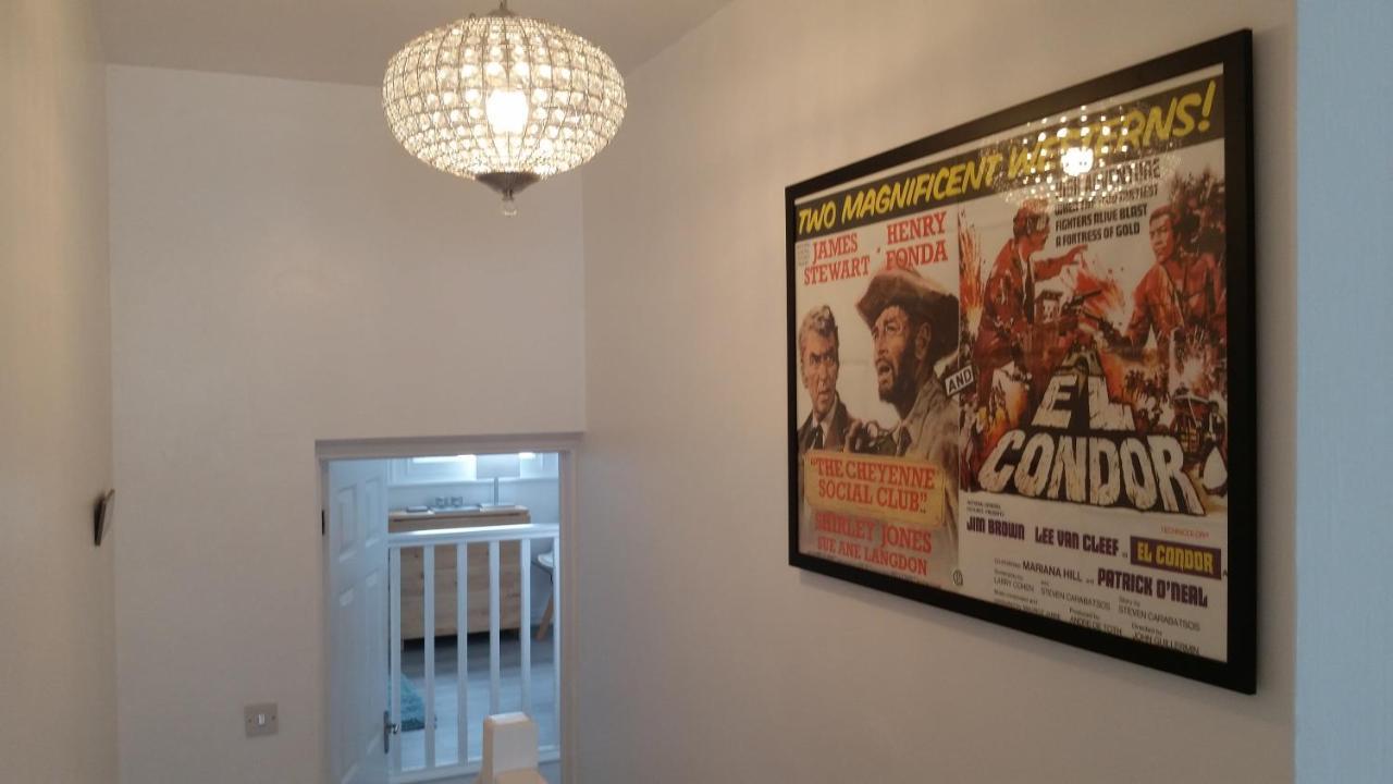 The Picture House Stylish Apartment In Fowey Extérieur photo